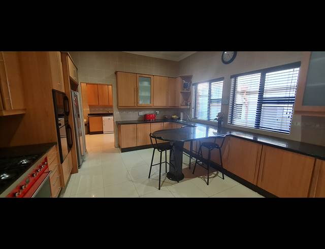 4 BEDROOM GOLF ESTATE FOR SALE IN BLUE VALLEY GOLF ESTATE